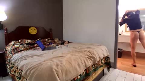 Snapshot of annaleecross chatting on March 2026 02:52:01 PM Anna Lee Cross online show from March 2026 02:52:01 PM