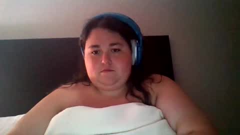 Snapshot of annaoftherealms chatting on June 2026 02:02:01 AM annaoftherealms online show from June 2026 02:02:01 AM