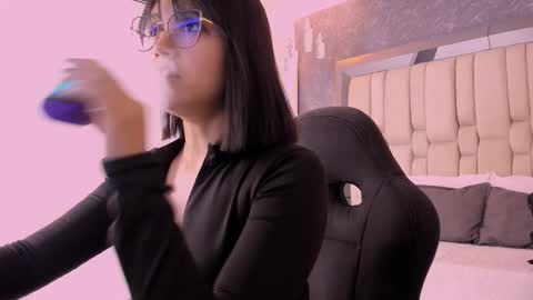 Annara Lein online show from November 2025 12:00:01 AM