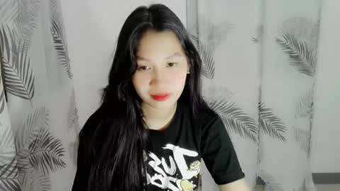 Riane online show from September 2025 02:39:02 PM