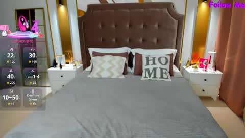 Anna online show from October 2025 01:03:02 AM