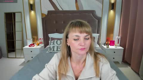 Anna online show from April 2026 01:00:02 AM