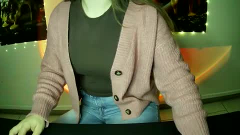 Bella online show from September 2025 10:07:01 AM