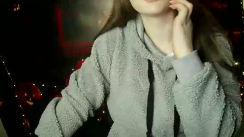 Bella online show from October 2025 12:05:01 PM