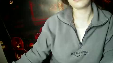 Bella online show from October 2025 05:15:02 PM