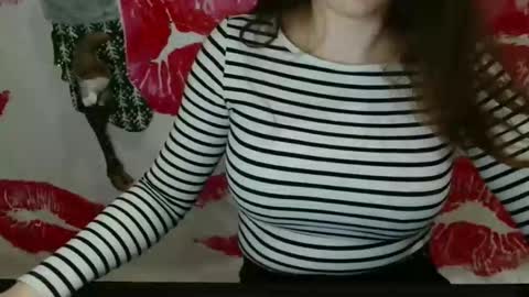 Bella online show from November 2025 06:09:02 PM