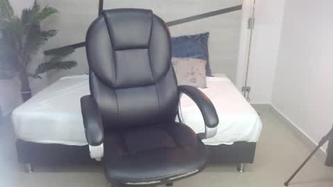 anne_blake online show from June 2026 02:51:01 AM