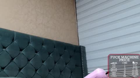       online show from October 2025 02:04:02 AM