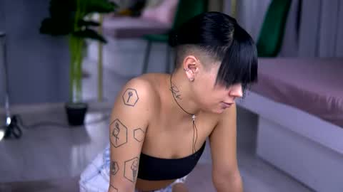 Snapshot of annefaris chatting on January 2026 05:33:02 AM Anne online show from January 2026 05:33:02 AM