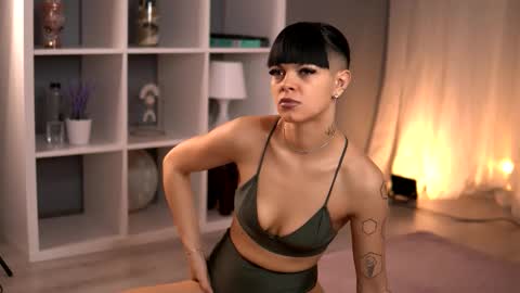 Snapshot of annefaris chatting on February 2026 06:02:01 AM Anne online show from February 2026 06:02:01 AM