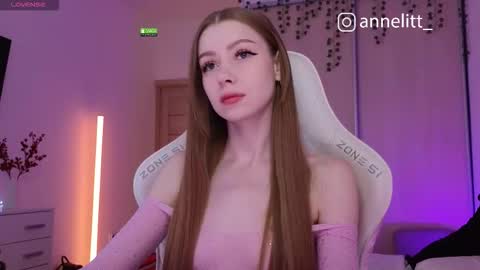 Snapshot of annelitt chatting on December 2025 08:14:01 PM annelitt online show from December 2025 08:14:01 PM