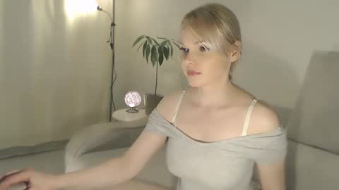 Annett online show from February 2025 10:00:01 PM