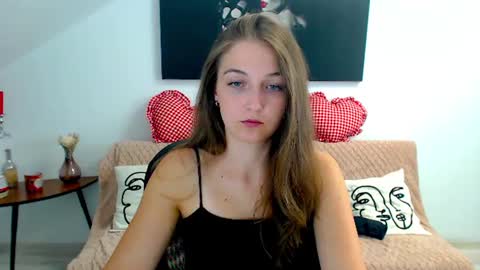Snapshot of annewilsonn chatting on July 2026 04:37:01 AM annewilsonn online show from July 2026 04:37:01 AM