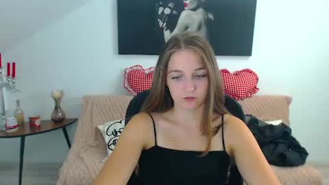 Snapshot of annewilsonn chatting on July 2026 06:44:02 AM annewilsonn online show from July 2026 06:44:02 AM