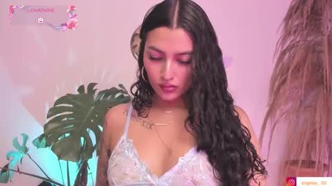 Angel online show from November 2025 02:59:02 PM