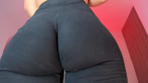 Snapshot of annibigass4daddy chatting on April 2026 11:39:02 PM Creamy online show from April 2026 11:39:02 PM