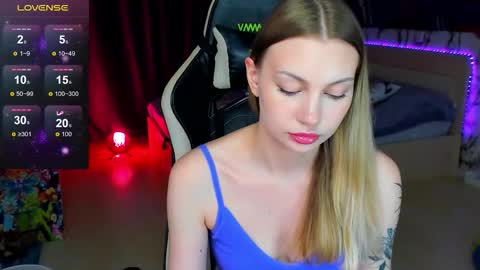 Annie online show from October 2025 09:21:02 PM