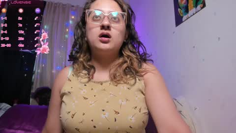 Snapshot of annie_bigboobs_ chatting on January 2025 10:04:02 PM Ana Bolena independent model online show from January 2025 10:04:02 PM