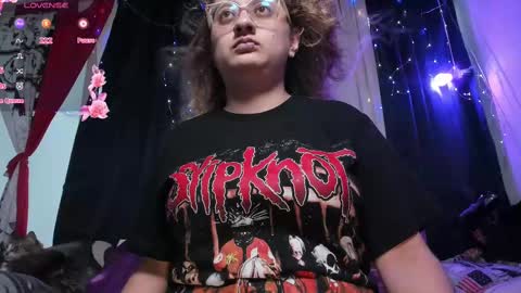 Snapshot of annie_bigboobs_ chatting on February 2025 10:22:01 PM Ana Bolena independent model online show from February 2025 10:22:01 PM