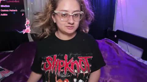 Snapshot of annie_bigboobs_ chatting on March 2025 10:10:02 PM Ana Bolena independent model online show from March 2025 10:10:02 PM