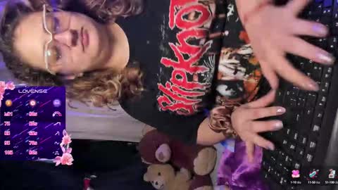 Snapshot of annie_bigboobs_ chatting on October 2025 10:51:01 PM Ana Bolena independent model online show from October 2025 10:51:01 PM