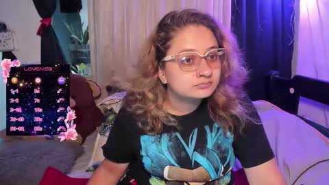 Snapshot of annie_bigboobs_ chatting on October 2025 09:27:02 PM Ana Bolena independent model online show from October 2025 09:27:02 PM