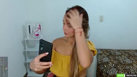 annie cherry independent model online show from September 2025 03:34:01 AM