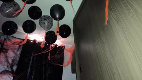 A N G E L online show from November 2025 07:27:01 PM