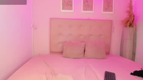 Snapshot of annie_dolce_ chatting on July 2026 12:44:01 PM annie_dolce_ online show from July 2026 12:44:01 PM