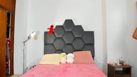 Snapshot of annie_dreams69 chatting on February 2025 08:13:01 PM Annie online show from February 2025 08:13:01 PM