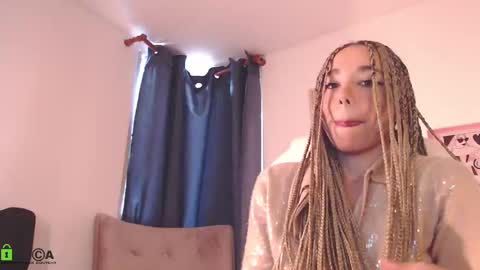 Snapshot of annie_es chatting on March 2025 12:33:02 PM Annie online show from March 2025 12:33:02 PM