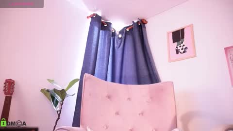 Snapshot of annie_es chatting on October 2025 01:47:02 PM Annie online show from October 2025 01:47:02 PM