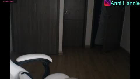 JEANNE no olvides seguirme dont forget follow me  uu online show from March 2026 11:09:01 PM