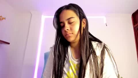 Annie online show from November 2025 01:21:02 PM