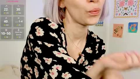 annietinky online show from October 2025 04:06:02 PM