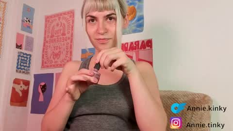 annietinky online show from April 2026 01:49:02 AM