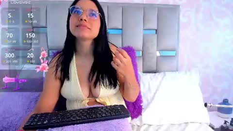 Snapshot of annievanegas chatting on July 2026 08:55:01 PM ANNIE online show from July 2026 08:55:01 PM