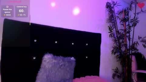 Annie Evans  online show from September 2025 01:33:01 PM