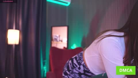 Annuetta online show from November 2025 03:25:02 PM