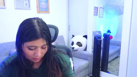 ANNY LOUIS online show from November 2025 07:21:01 PM