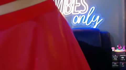 anny_loves online show from February 2026 06:12:01 PM