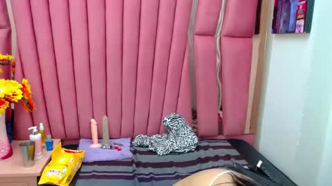 Anny online show from February 2025 04:08:01 PM