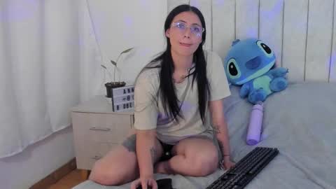 Anny online show from December 2025 11:43:02 PM