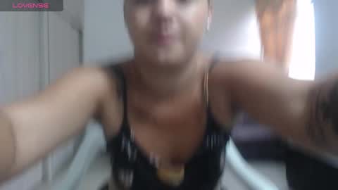 Anthonela Queen online show from November 2025 12:59:01 PM
