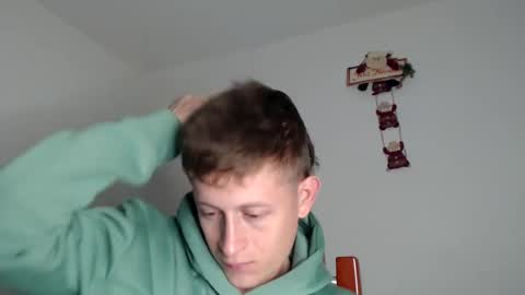 Snapshot of anthonnymorrison chatting on December 2024 06:01:01 AM leon online show from December 2024 06:01:01 AM