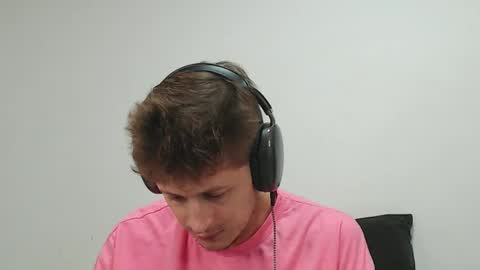 Snapshot of anthonnymorrison chatting on February 2025 09:17:01 PM leon online show from February 2025 09:17:01 PM
