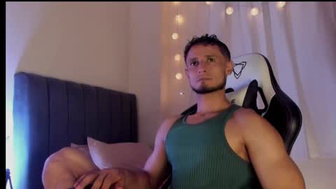 Snapshot of anthony_lewis_ chatting on September 2025 05:09:02 AM Adonys Creeb online show from September 2025 05:09:02 AM