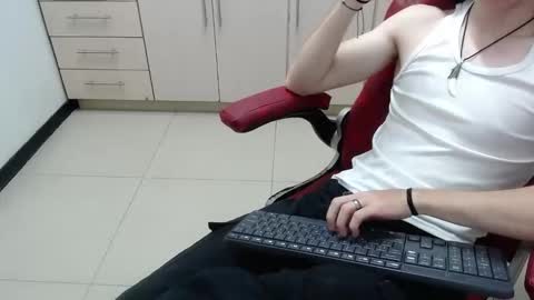 A N T H O N Y  online show from February 2026 08:04:02 PM