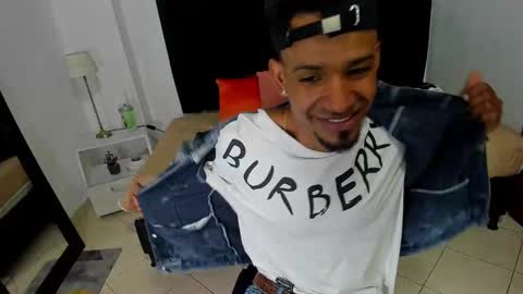 Snapshot of anthoy_wayans chatting on December 2024 01:58:02 AM online show from December 2024 01:58:02 AM