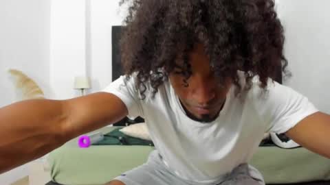 Snapshot of anthoy_wayans chatting on March 2025 12:39:02 AM online show from March 2025 12:39:02 AM